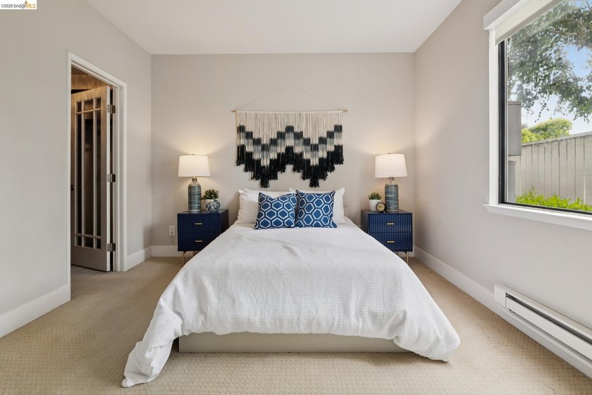 Exquisite resort-style condo in the prominent East Bay paradise - photo 15