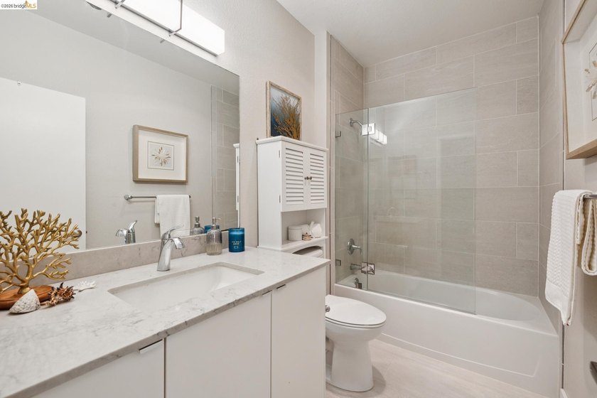 Exquisite resort-style condo in the prominent East Bay paradise - photo 18