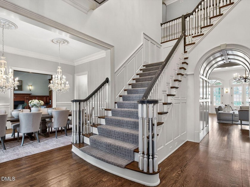 Stately, elegant brick estate set on a 1.57-acre lot along - photo 5
