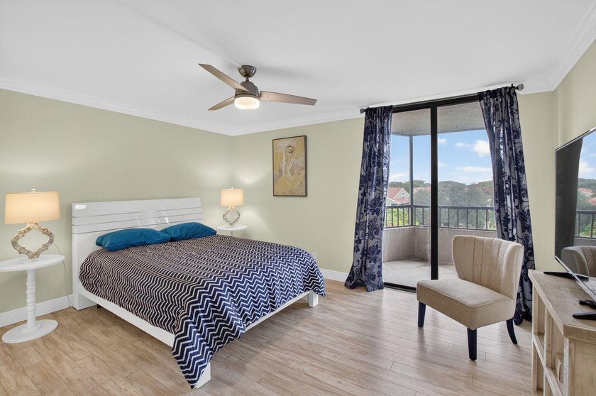 Welcome to this waterfront totally updated Penthouse condominium - photo 15