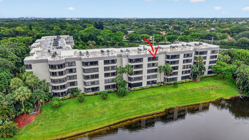 Welcome to this waterfront totally updated Penthouse condominium - photo 33