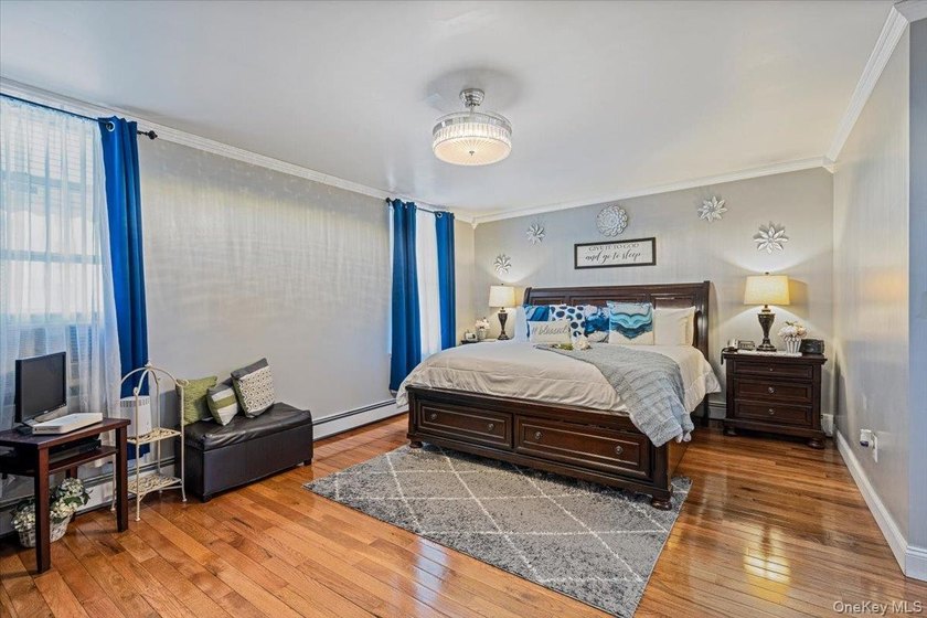 Beautiful Diamond Condition 2 Family Home In The Heart Of The - photo 11