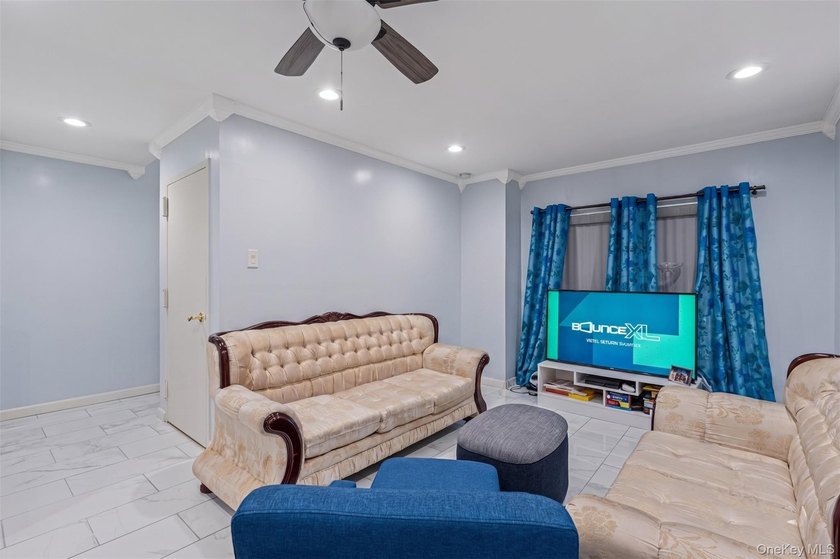Beautiful Diamond Condition 2 Family Home In The Heart Of The - photo 15