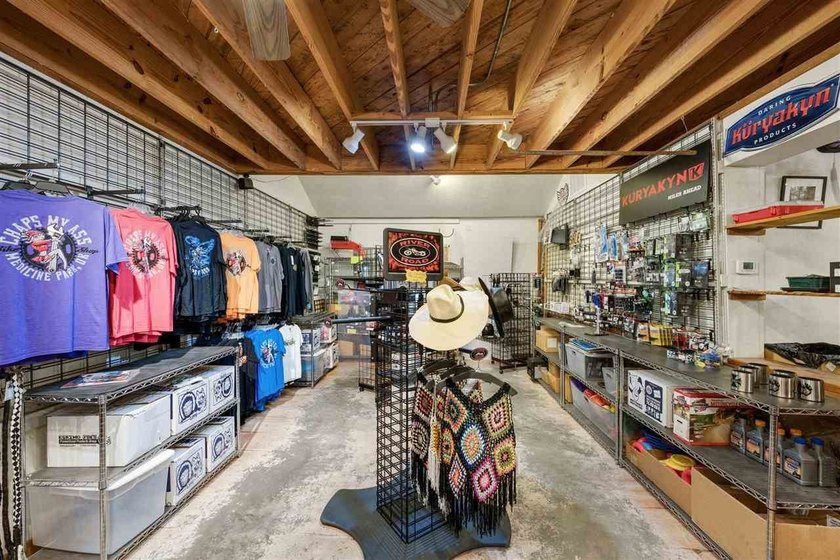 Exceptional commercial opportunity in the heart of Medicine Park - photo 18