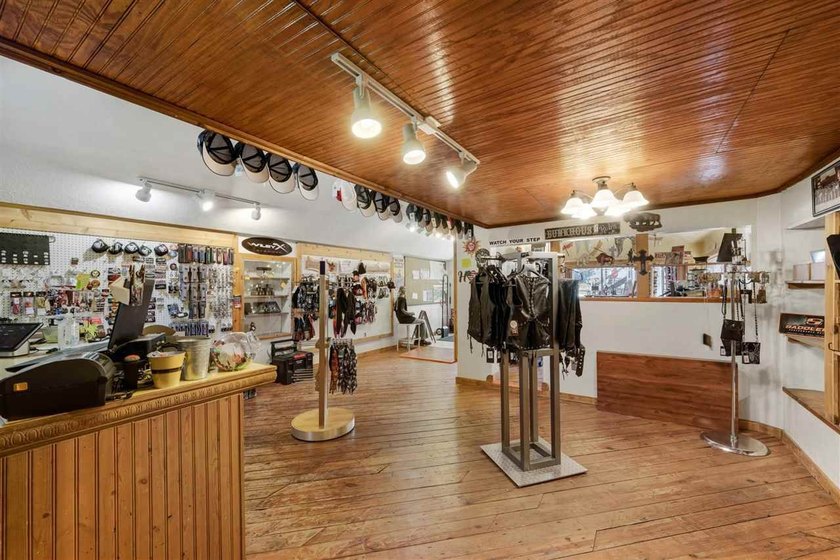 Exceptional commercial opportunity in the heart of Medicine Park - photo 22