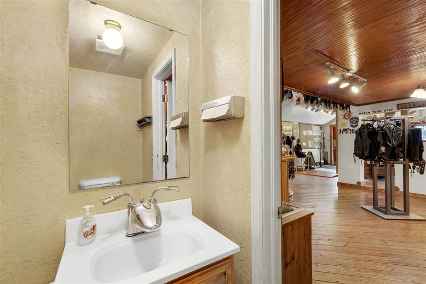 Exceptional commercial opportunity in the heart of Medicine Park - photo 27