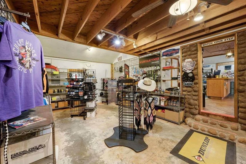 Exceptional commercial opportunity in the heart of Medicine Park - photo 32
