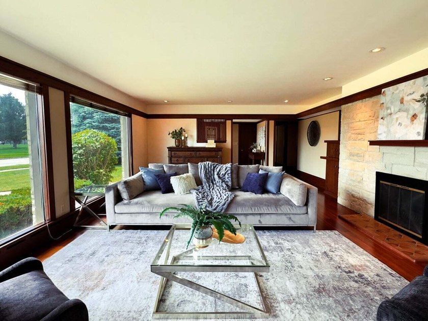 Welcome to this exceptional 3-bed, 3-bath ranch inspired by - photo 4