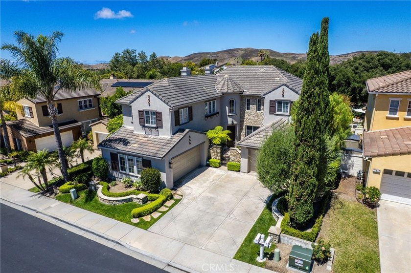*Luxury coastal living in the highly sought-after San Rafael - photo 2