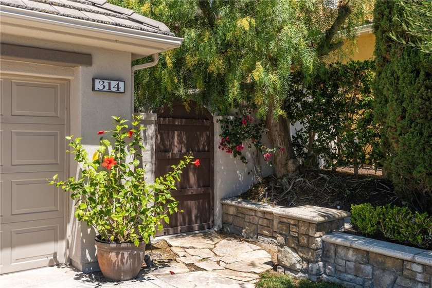 *Luxury coastal living in the highly sought-after San Rafael - photo 6