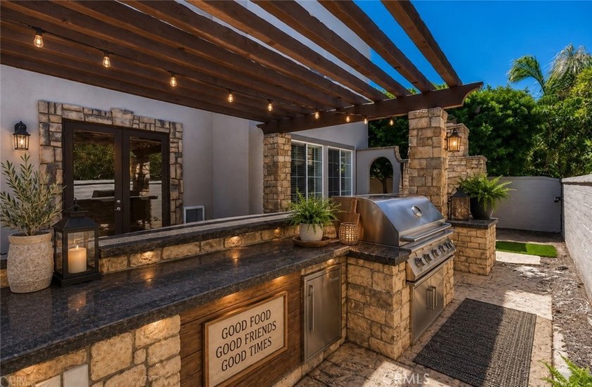 *Luxury coastal living in the highly sought-after San Rafael - photo 7