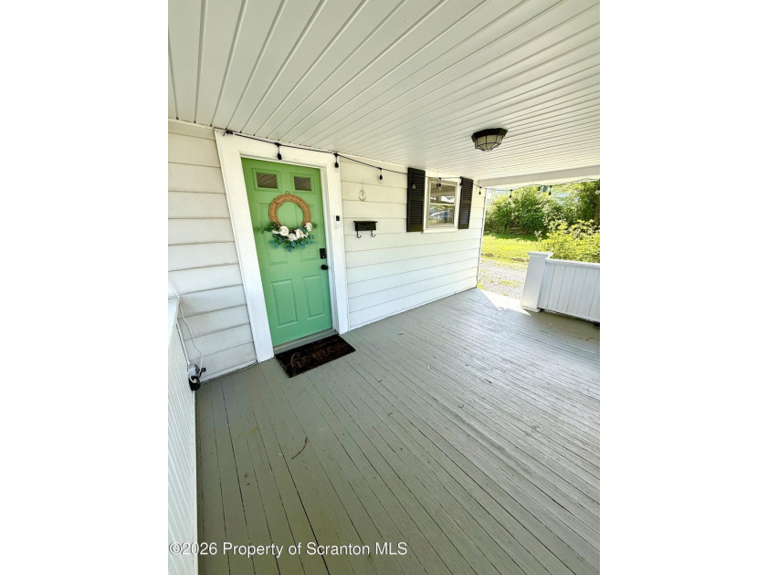 Welcome to 409 Charlotte Avenue! This cozy home located in South - photo 6