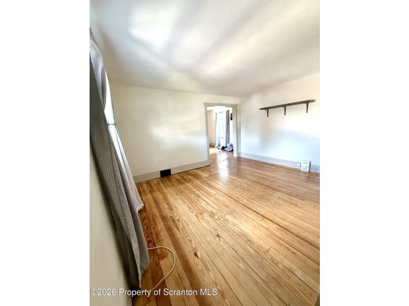 Welcome to 409 Charlotte Avenue! This cozy home located in South - photo 7