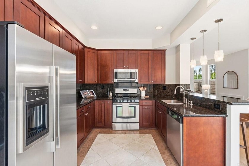 Rare opportunity to own a beautifully updated end unit townhome - photo 17