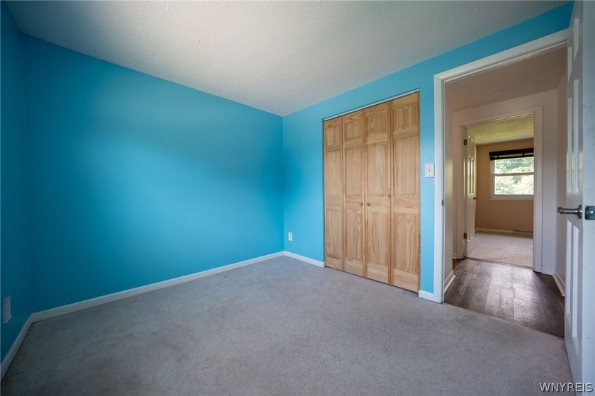 Welcome to 3933 Sharondale Drive! This inviting 3-bedroom - photo 20