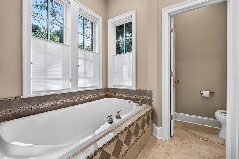 Experience the best of waterfront living at 62 Caretaker Lane - photo 26