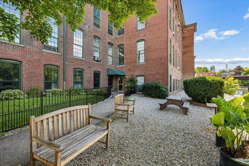 The key to homeownership starts with this stunning - photo 26
