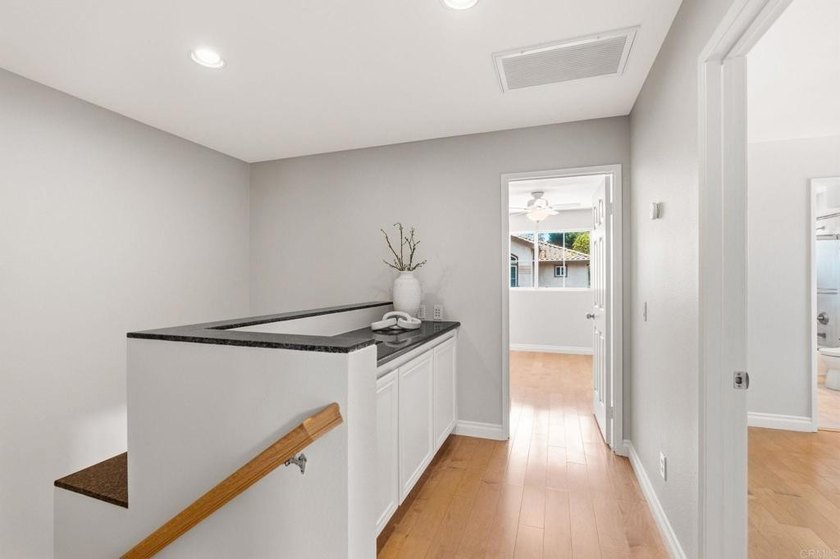 Rare opportunity to own a beautifully updated end unit townhome - photo 27
