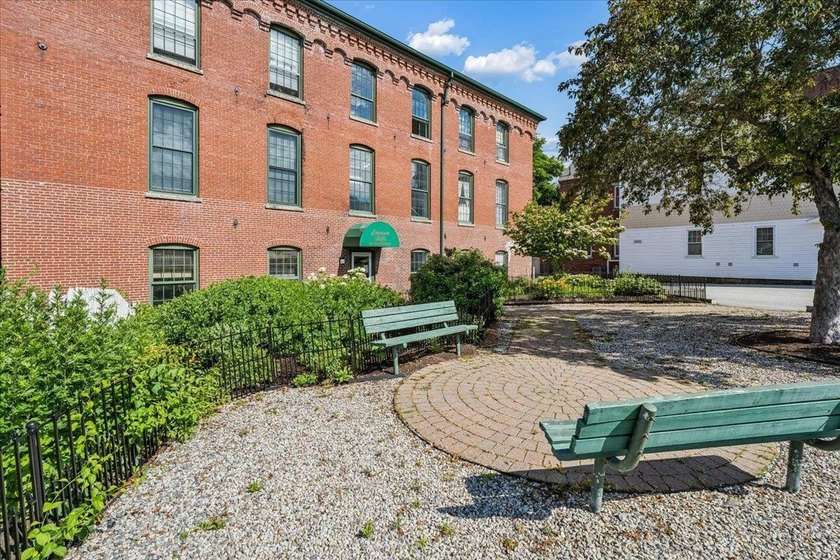 The key to homeownership starts with this stunning - photo 27