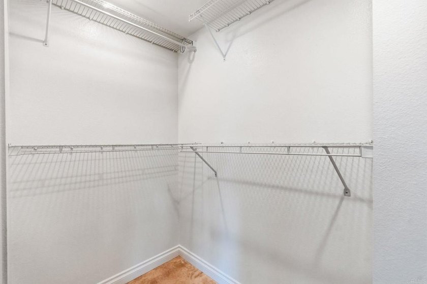 Rare opportunity to own a beautifully updated end unit townhome - photo 32