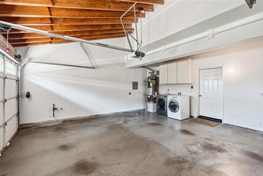 Rare opportunity to own a beautifully updated end unit townhome - photo 38