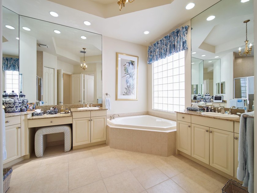 Bright and spacious, this well-maintained home offers soaring - photo 18