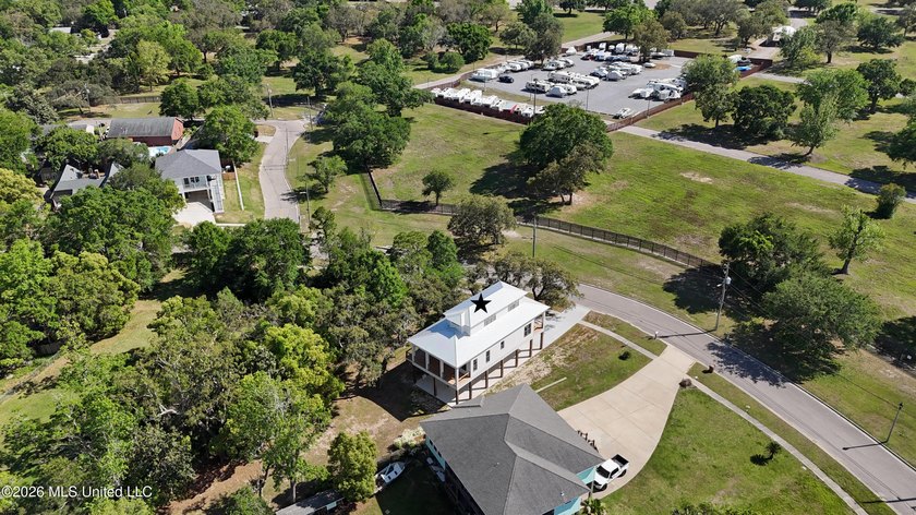 Enjoy coastal living on the beautiful Biloxi Back Bay in this - photo 28