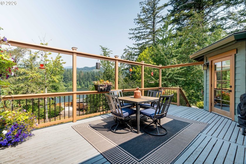 Set in the scenic community of Stevenson, this beautiful home - photo 31