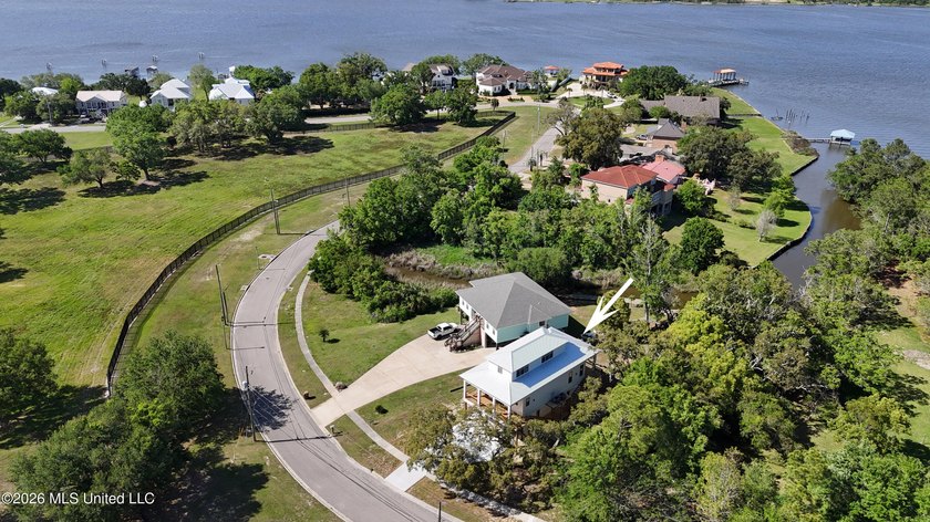 Enjoy coastal living on the beautiful Biloxi Back Bay in this - photo 32