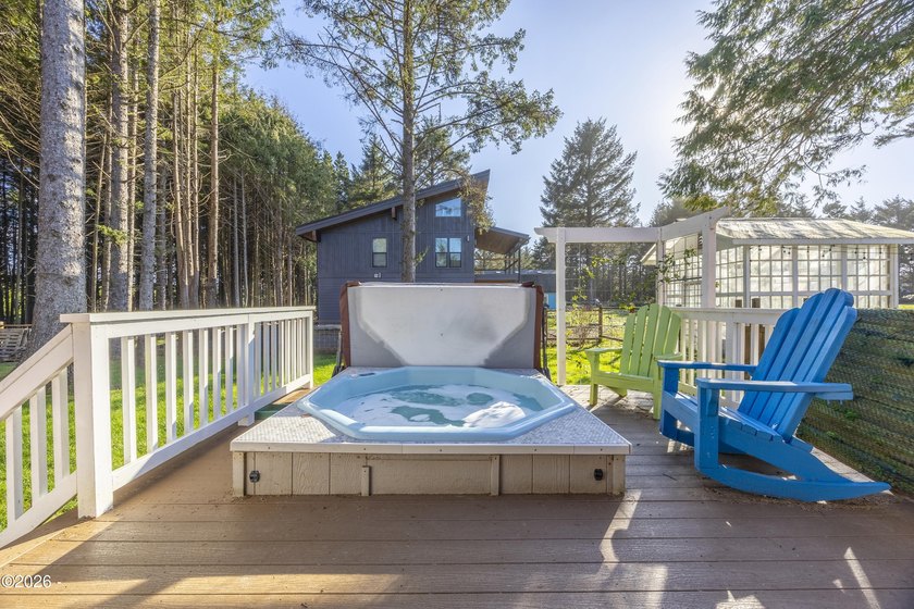 This charming cottage with lots of fun features on a .66-acre - photo 33