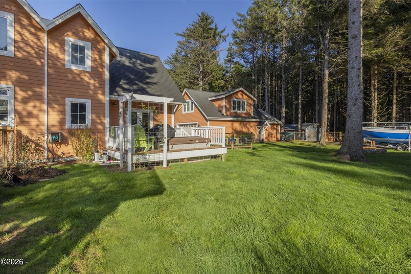 This charming cottage with lots of fun features on a .66-acre - photo 34