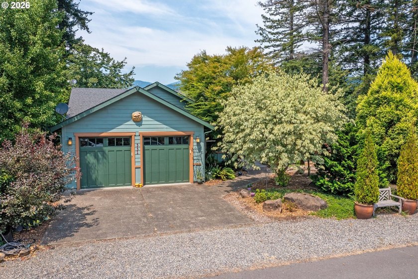 Set in the scenic community of Stevenson, this beautiful home - photo 36