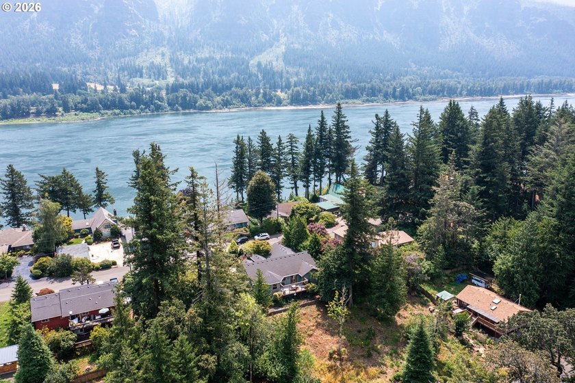 Set in the scenic community of Stevenson, this beautiful home - photo 41