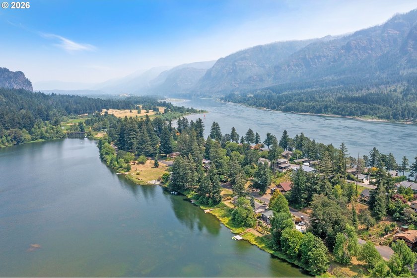 Set in the scenic community of Stevenson, this beautiful home - photo 46