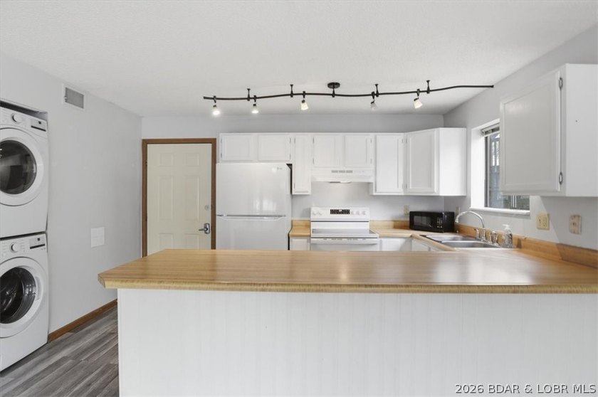 Welcome to this charming 2-bedroom, 2-bath condo offering - photo 14