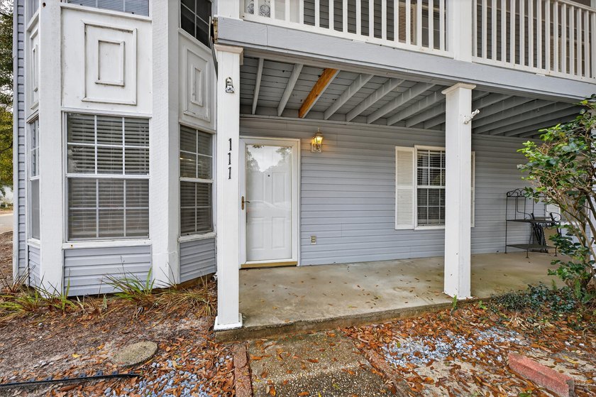 Welcome to this 2-bedroom, 2-bathroom first-floor corner unit in - photo 19