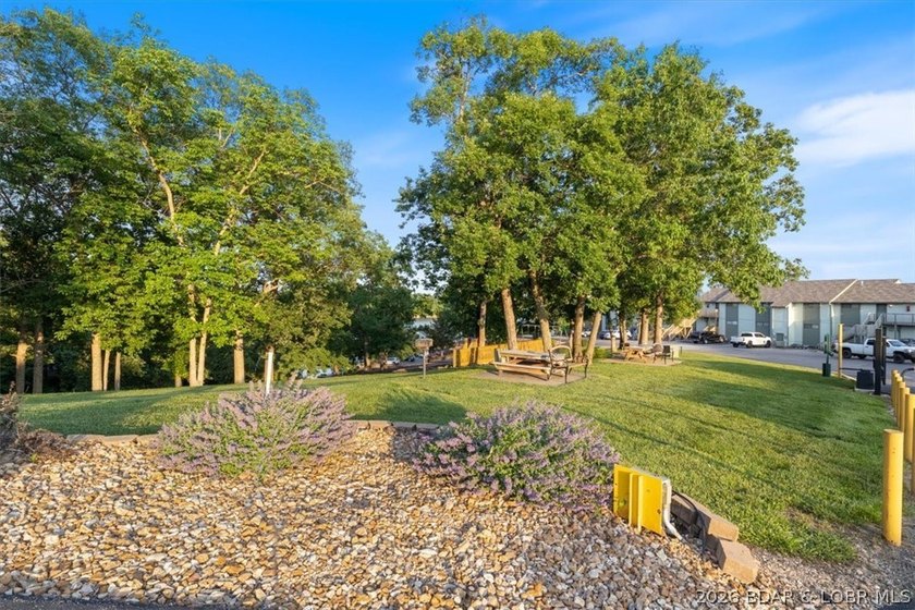 Welcome to this charming 2-bedroom, 2-bath condo offering - photo 31