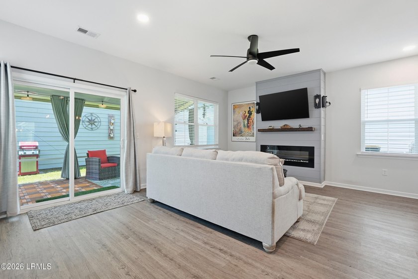 Nice price reduction for this 5 year-old well maintained home - photo 12