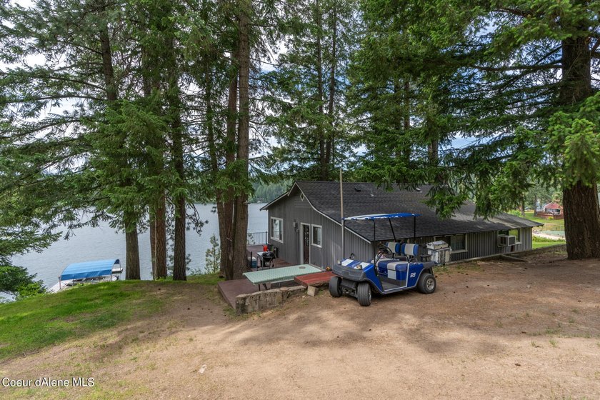 Located in the desirable Henry's Point area, this property - photo 8