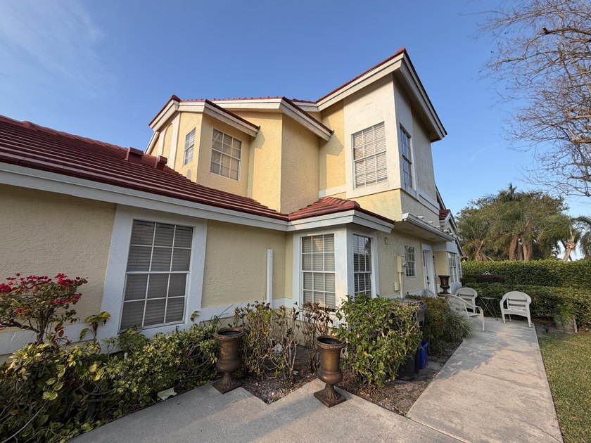 Step into this charming 2-story, 3-bedroom, 2.5-bath villa - photo 12