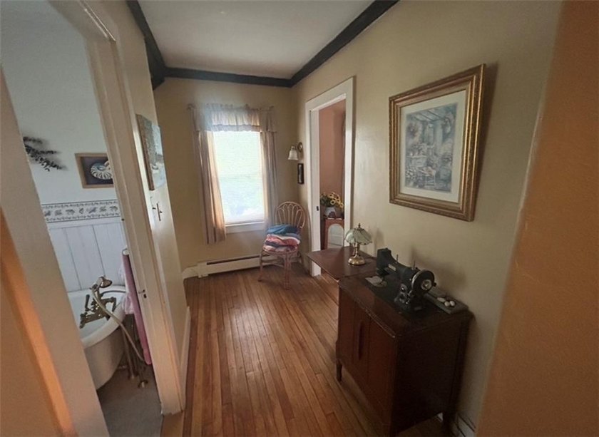 Charming well maintained 3-Bed, 2-Bath Home with Distant Water - photo 22