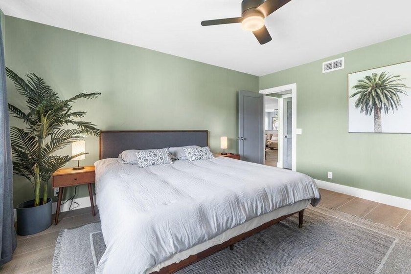 Welcome to your completely renovated dream 2/2 villa in the - photo 15