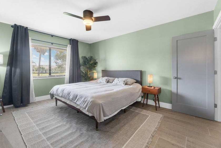 Welcome to your completely renovated dream 2/2 villa in the - photo 16