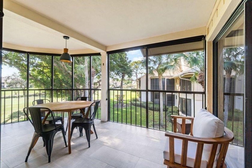 Welcome to your completely renovated dream 2/2 villa in the - photo 25