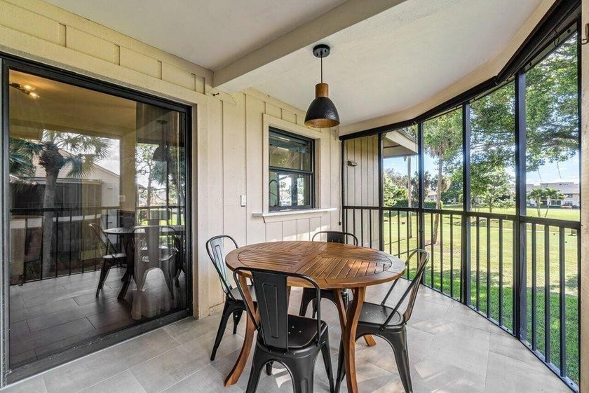 Welcome to your completely renovated dream 2/2 villa in the - photo 27