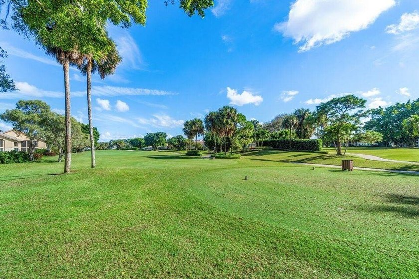 Welcome to your completely renovated dream 2/2 villa in the - photo 31