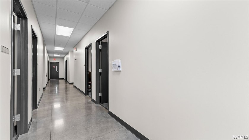 Exceptional multi-use office and industrial property featuring 6 - photo 19