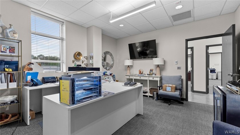 Exceptional multi-use office and industrial property featuring 6 - photo 24