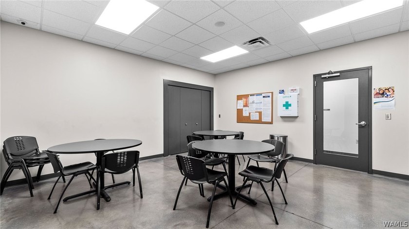 Exceptional multi-use office and industrial property featuring 6 - photo 38