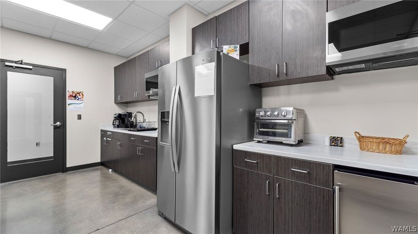 Exceptional multi-use office and industrial property featuring 6 - photo 39